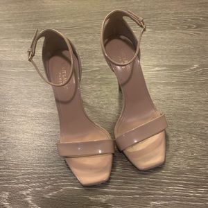 Saint Laurent nude sandal heels in 36
